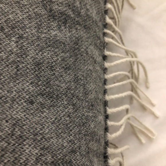 Ann Gish 22" x 18" fringed soft wool suiting accent pillow with insert zip close - Picture 4 of 7